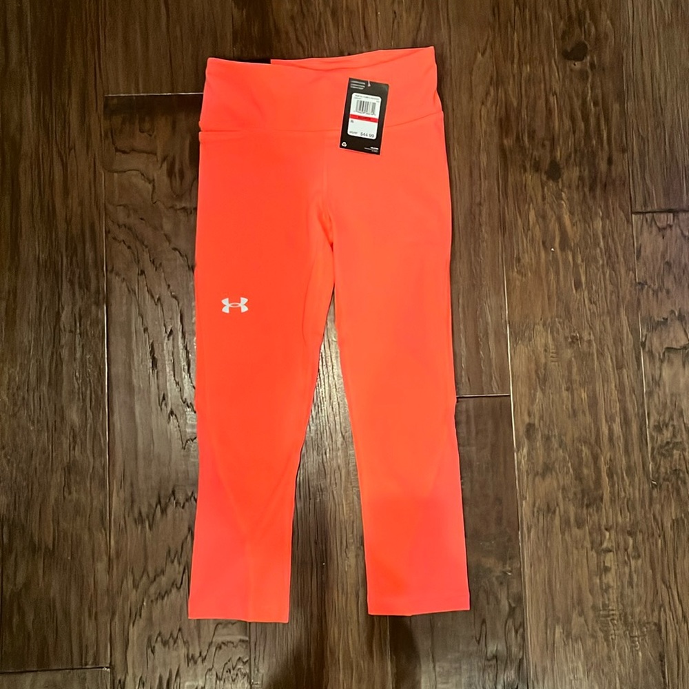 NWT XS Bright Pink Under Armour Compression Leggings